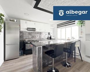 Kitchen of Flat for sale in  Valencia Capital