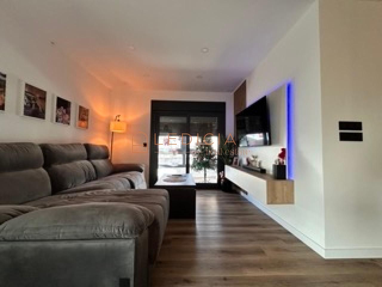 Living room of Flat for sale in A Cañiza    with Air Conditioner, Heating and Furnished