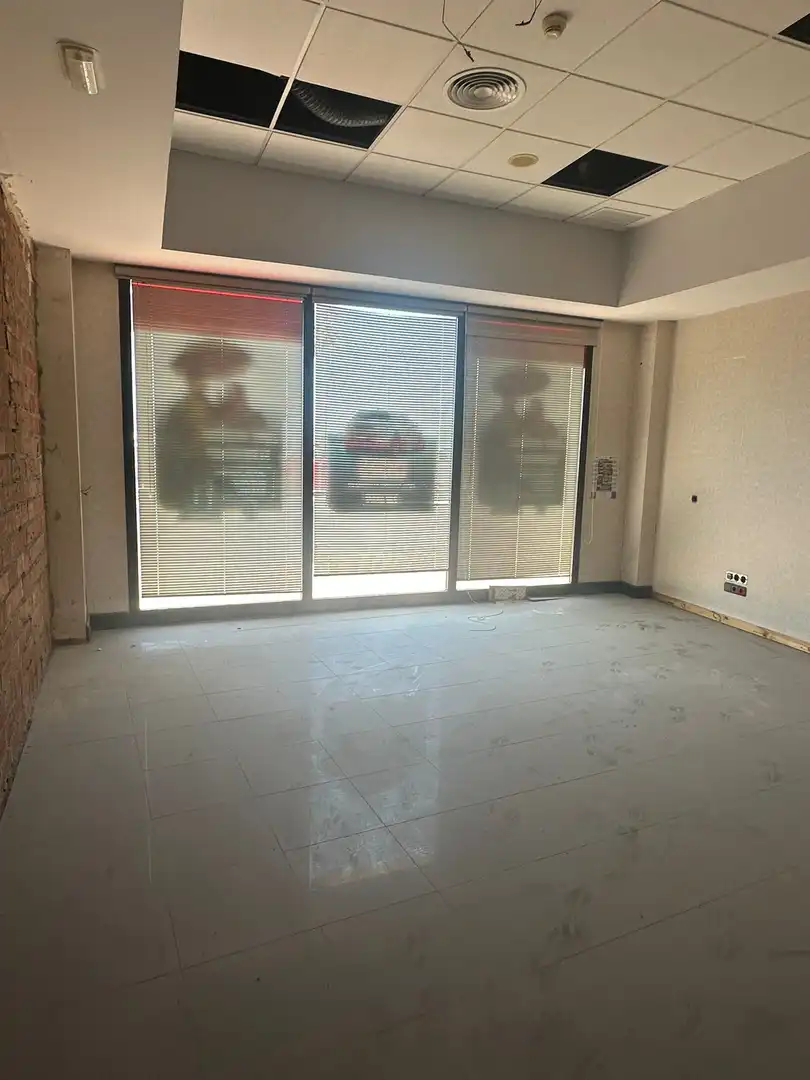 Business premises for sale in Ps Marina Española, Patio Paramo, imagen 3