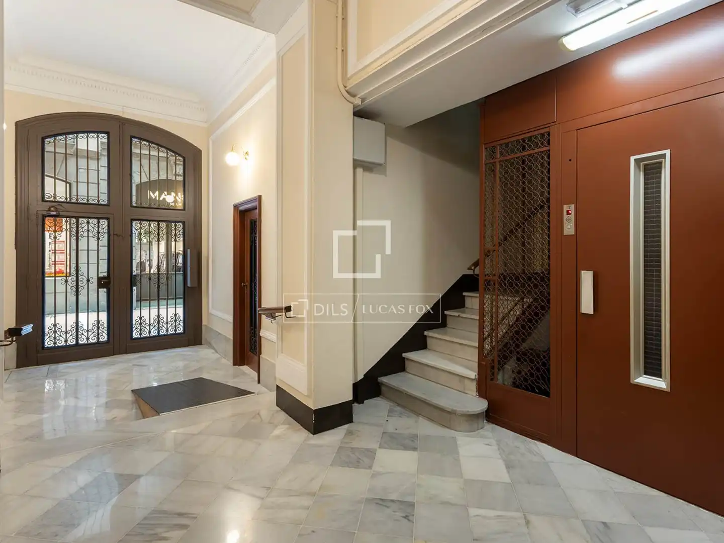 Piso en venta en Barcelona con Calefacción, Parquet y Amueblado