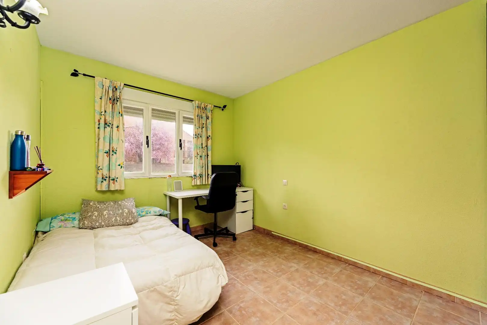 Dormitori de Casa o xalet en venda en Colmenarejo amb Calefacció, Jardí privat i Terrassa