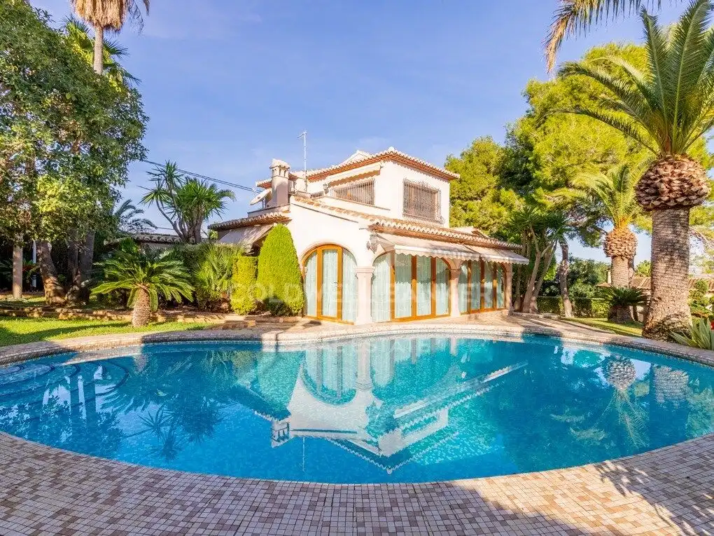 Casa amb jardí en venda a Montgó - Ermita