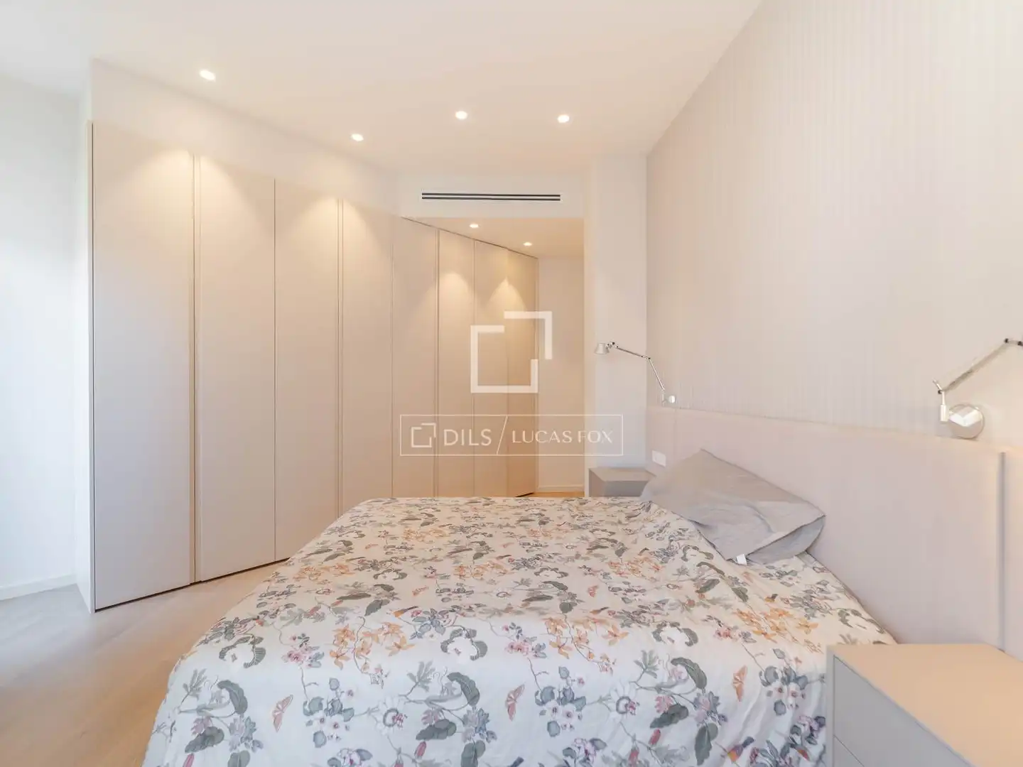Habitación de Piso de alquiler en Valencia con Aire acondicionado, Amueblado y Balcón