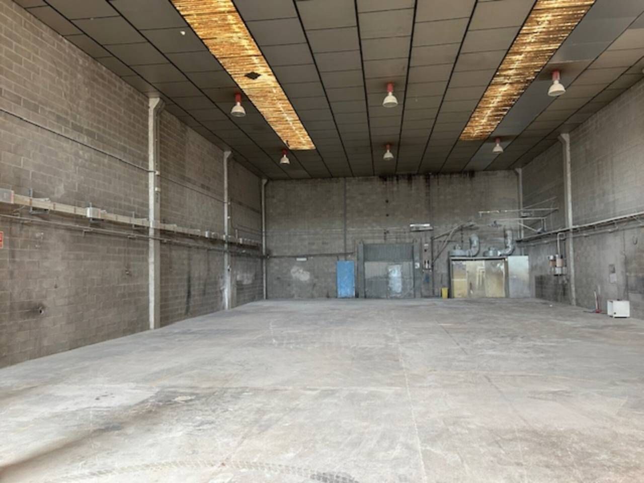 Nave industrial de alquiler en Palau-solità i Plegamans