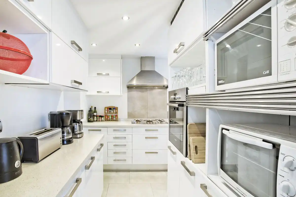 Cocina de Casa o chalet en venta en Marbella con Aire acondicionado, Jardín privado y Terraza