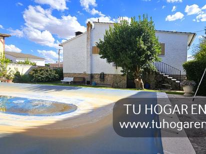 Vista exterior de Casa o xalet en venda en El Álamo amb Terrassa