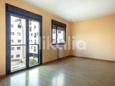 Flat with pool for sale in Latina