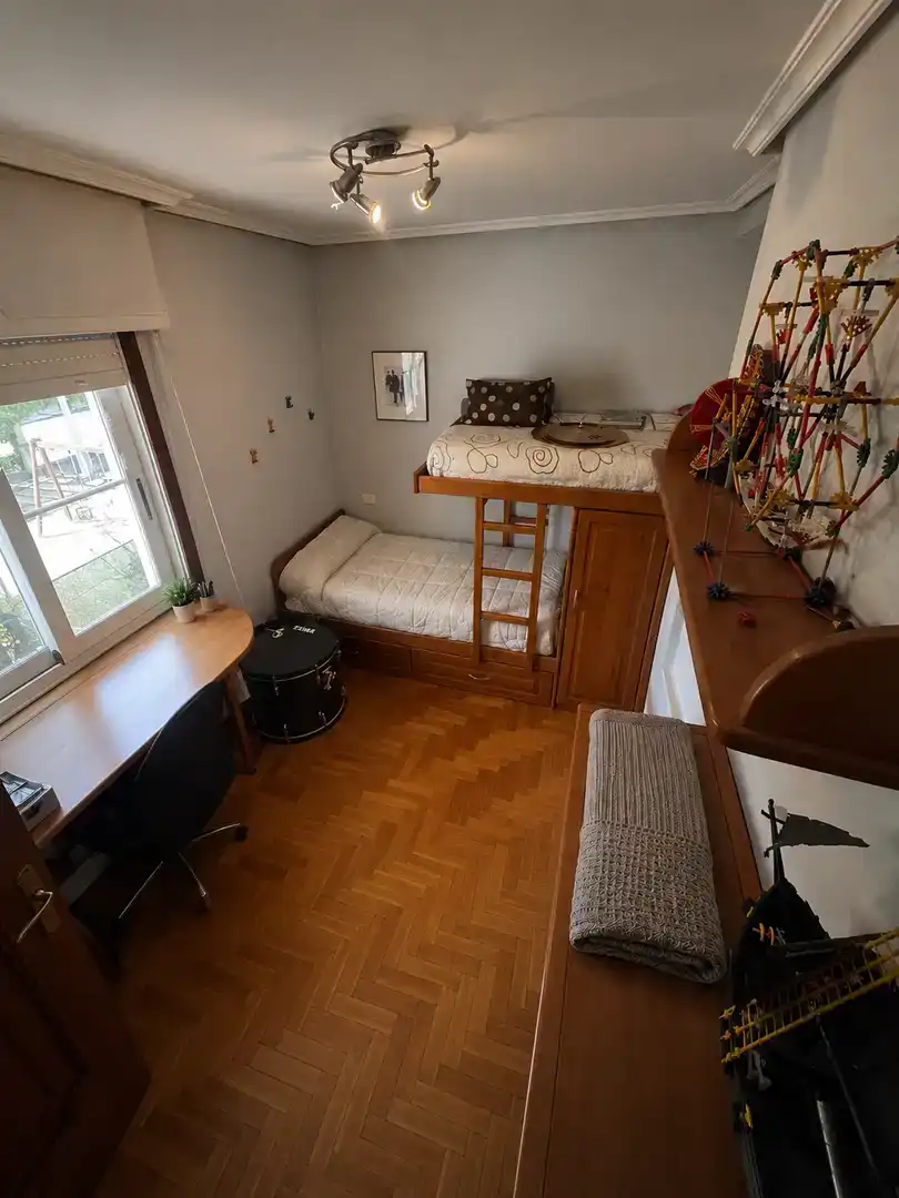 Bedroom of Houses for sale in Ourense Capital   with Private garden, Parquet flooring and Storage room