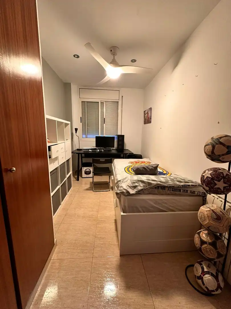 Bedroom of Flat for sale in Sabadell  with Air Conditioner, Heating and Balcony