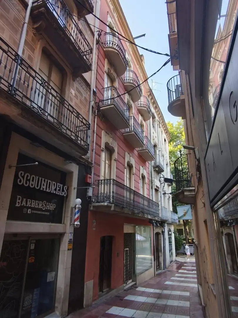 Exterior view of Buildings for sale in Figueres