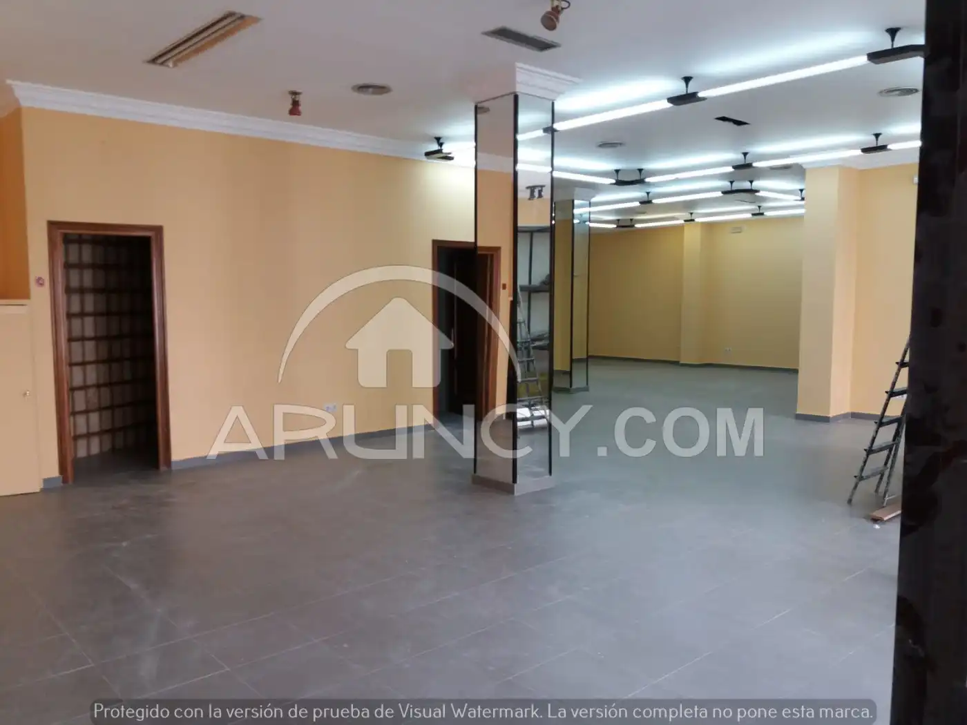 Local de alquiler en Mairena del Alcor con Aire acondicionado