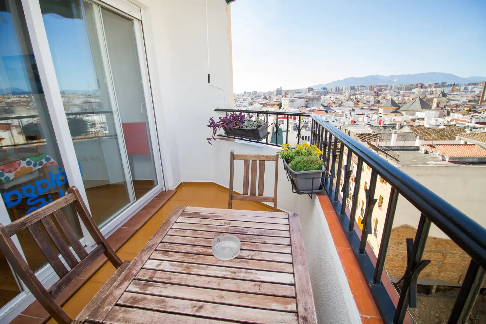 Balcony of Flat for share in Málaga  with Air Conditioner, Heating and Furnished