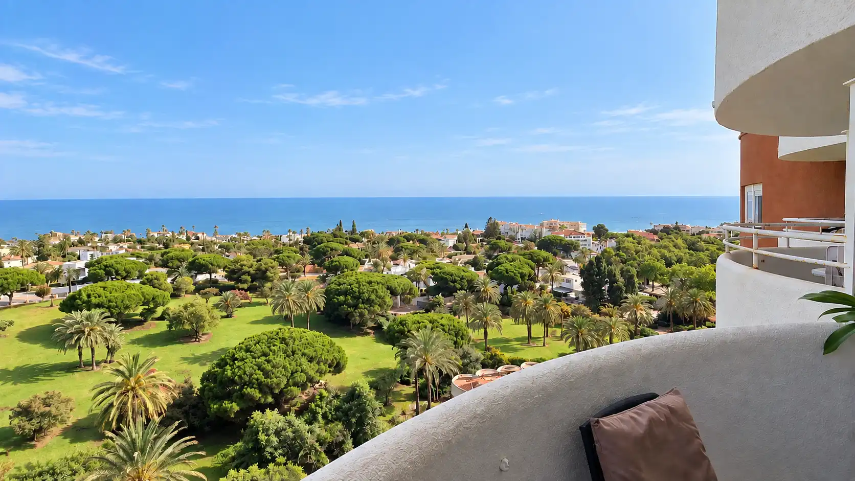 Estudio con piscina en venta en Elviria - Cabopino, imagen 2