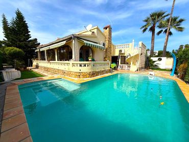 Haus mit Pool zum Verkauf in Las Marinas / Les Marines