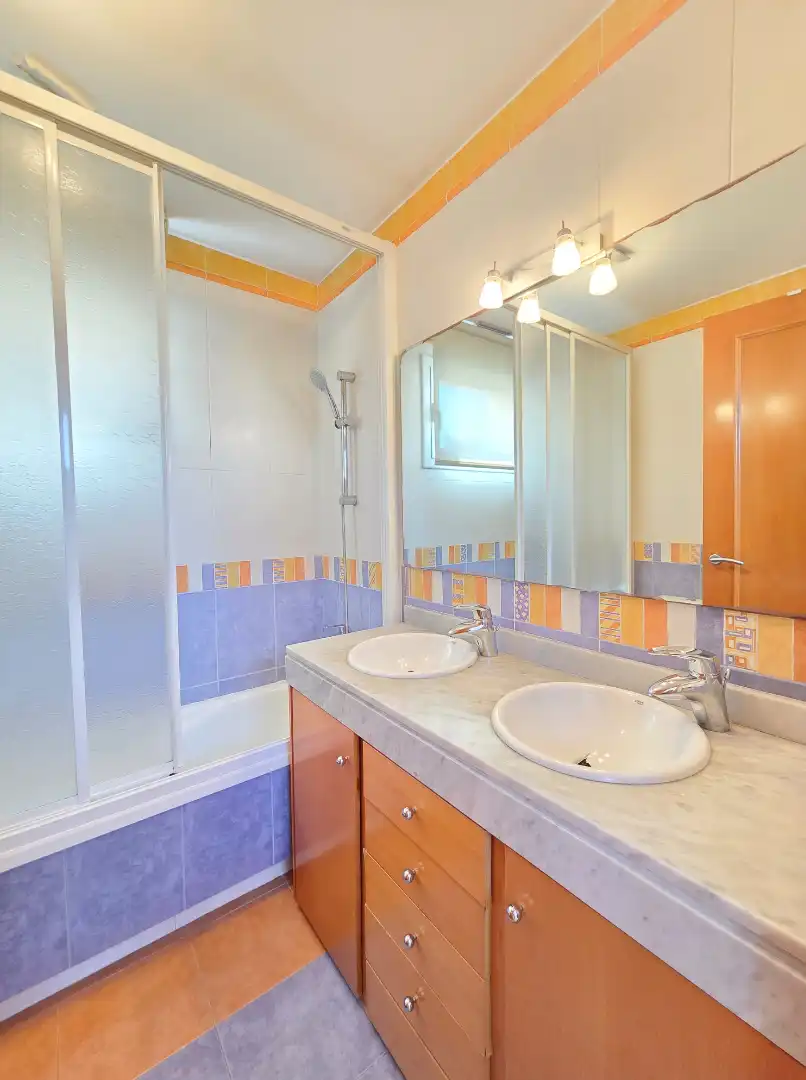 Baño de Casa o chalet en venta en Cerdanyola del Vallès con Aire acondicionado, Calefacción y Jardín privado