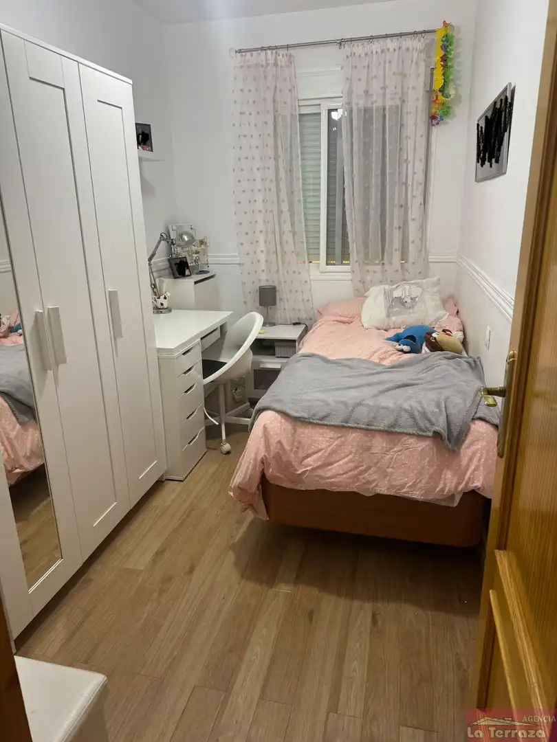 Habitación de Piso de alquiler en Estepona con Terraza