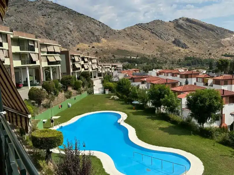 Vista exterior de Pis de lloguer en Jaén amb Aire condicionat, Piscina i Moblat