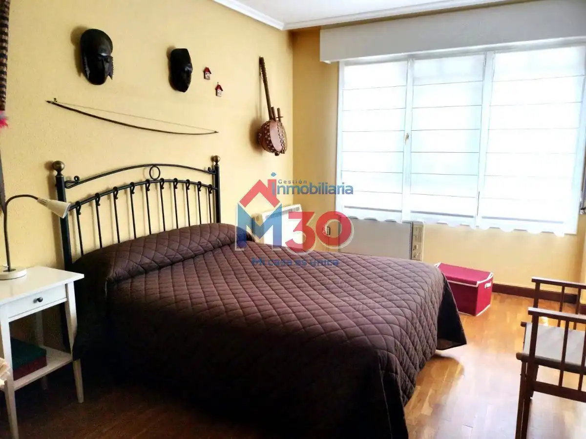 Habitación de Casa o chalet en venta en Miranda de Ebro con Calefacción y Terraza