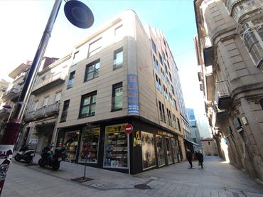 Local comercial en venta en Rúa Perú 4