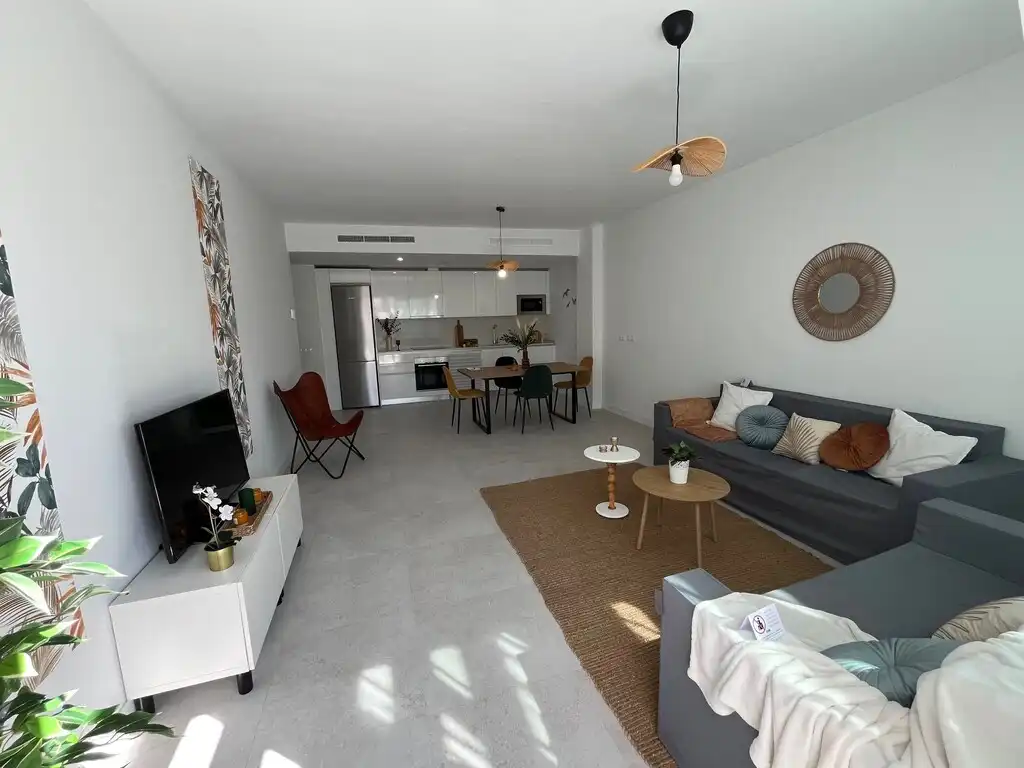 Sala de estar de Ático en venta en Benalmádena con Terraza y Piscina comunitaria