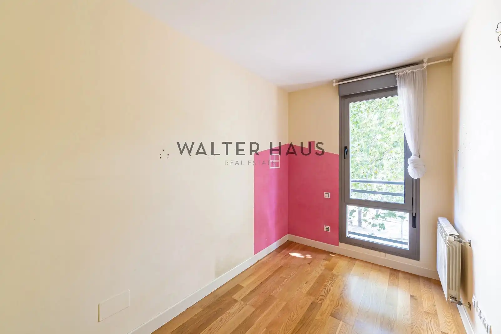 Bedroom of Flat for sale in Madrid  with Air Conditioner, Heating and Storage room