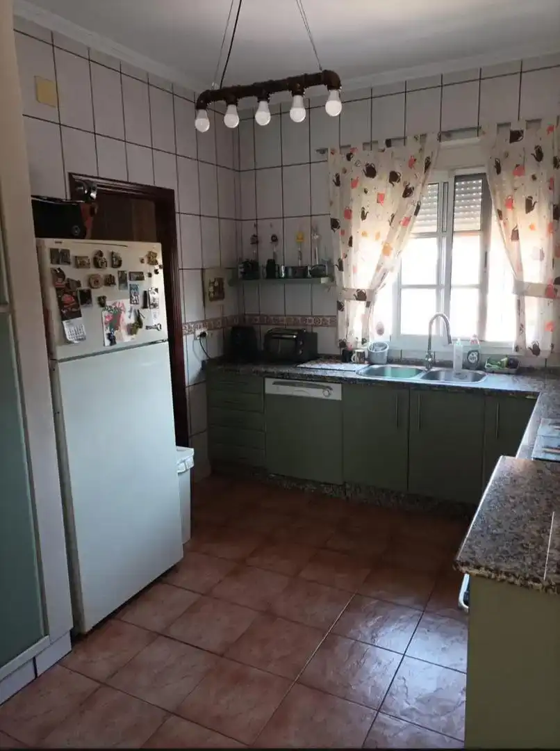 Cuina de Casa o xalet en venda en Coria del Río amb Aire condicionat i Piscina
