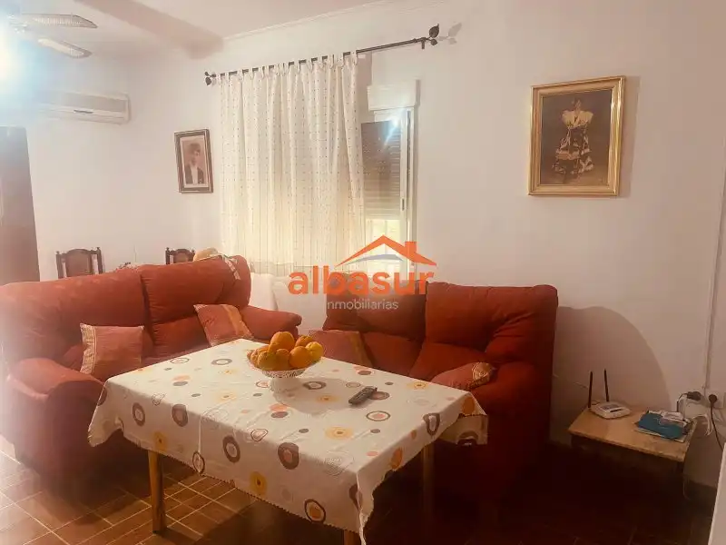 Sala de estar de Casa o chalet en venta en La Carlota con Aire acondicionado, Jardín privado y Piscina