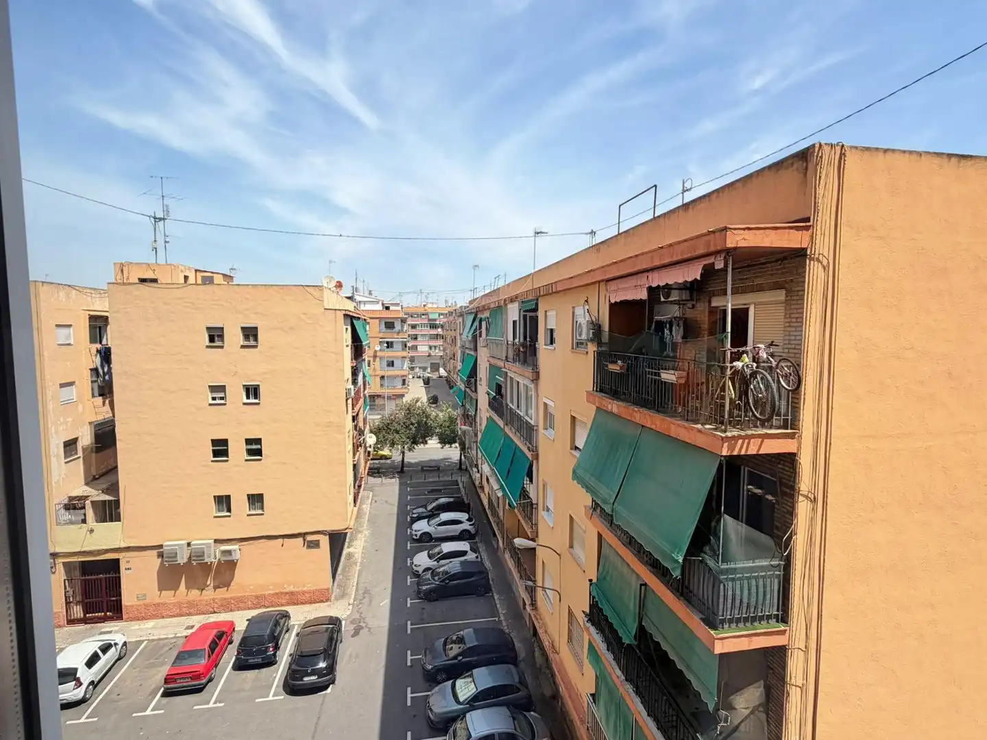 Außenansicht von Wohnung zur Miete in Alicante / Alacant mit Balkon