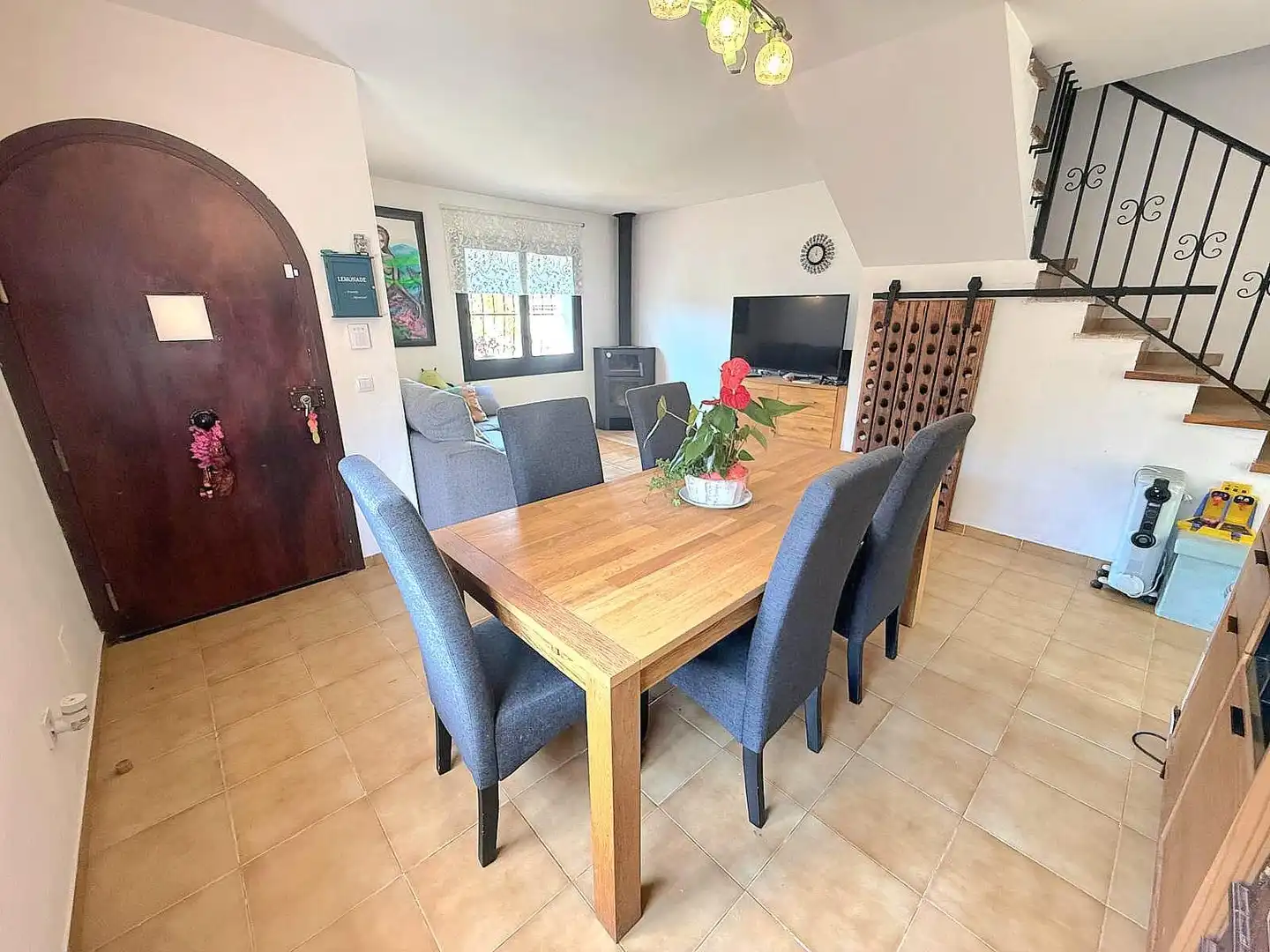 Esszimmer von Einfamilien-Reihenhaus zum Verkauf in Calafell mit Privatgarten, Terrasse und Abstellraum