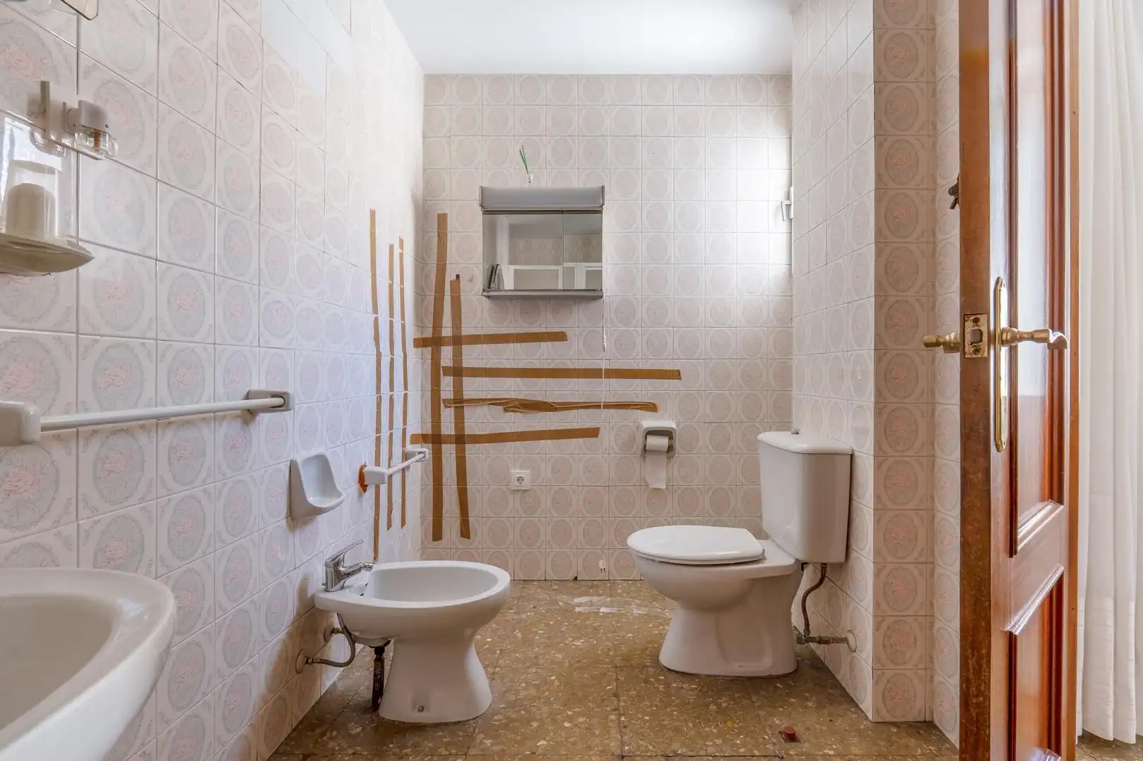 Badezimmer von Dachboden zum Verkauf in Granada mit Terrasse