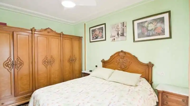 Dormitori de Casa o xalet en venda en Motril amb Aire condicionat i Balcó