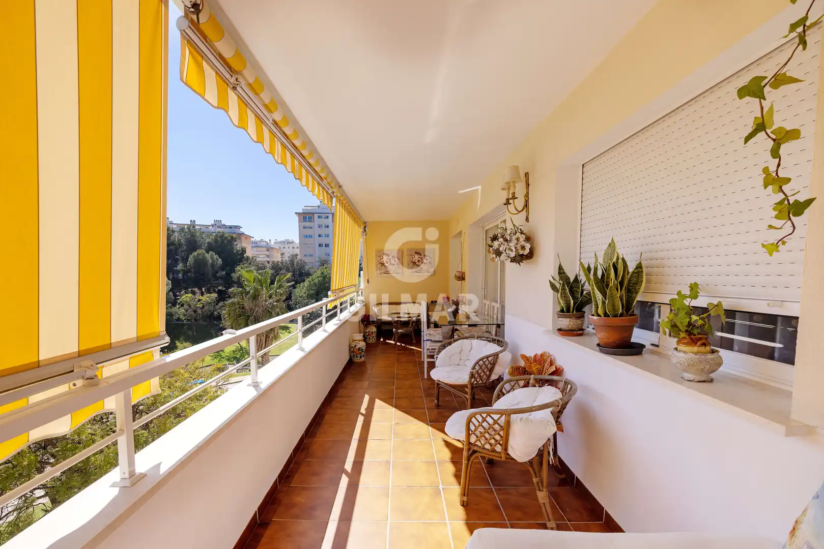 Außenansicht von Wohnung zum Verkauf in Benalmádena mit Privatgarten, Schwimmbad und Möbliert
