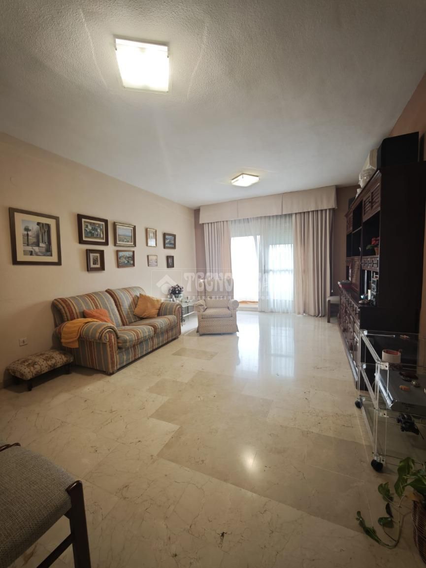 Sala de estar de Piso en venta en  Sevilla Capital con Aire acondicionado
