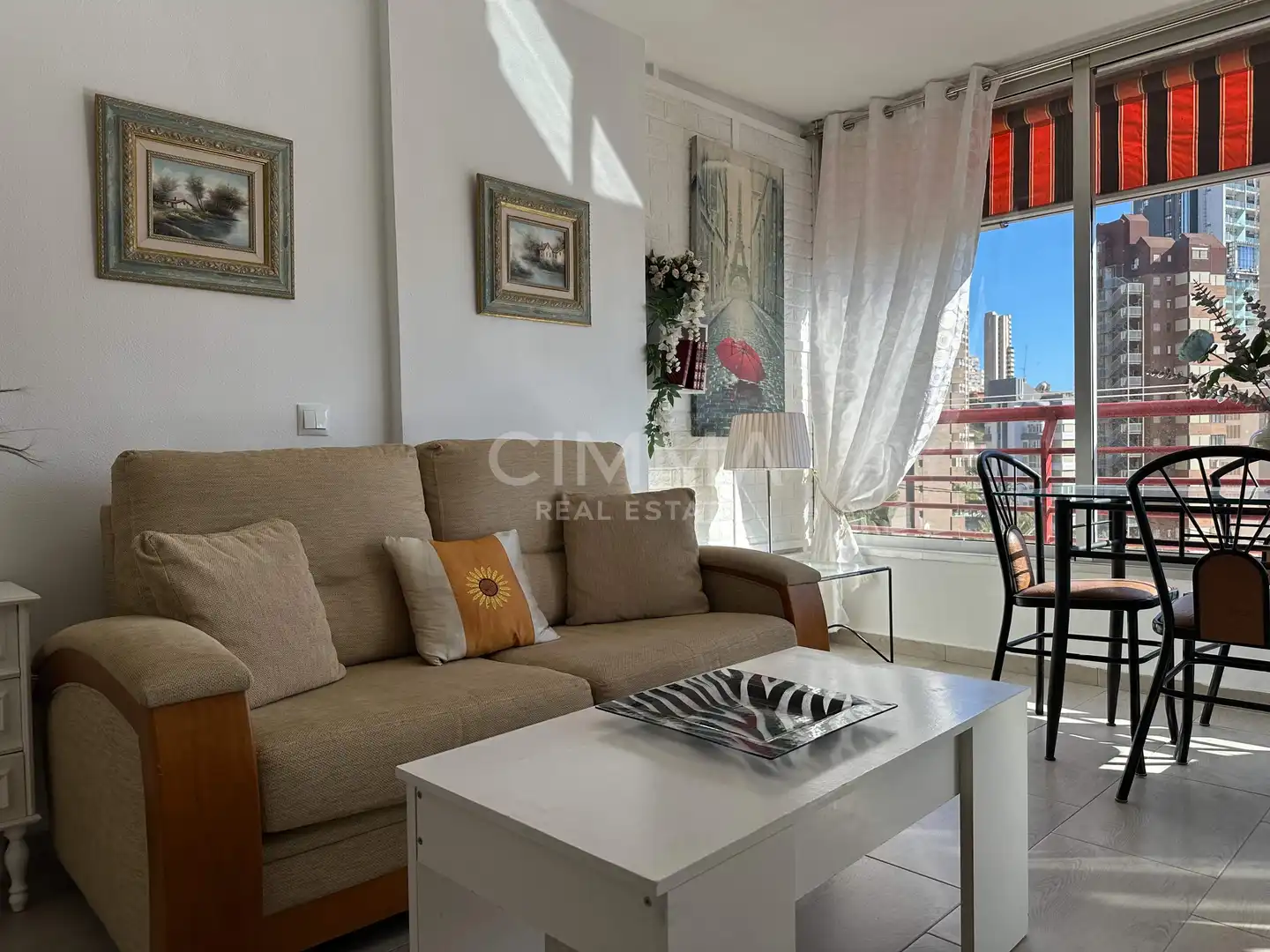 Apartment with terrace for sale in Calle Calle Londres, imagen 2