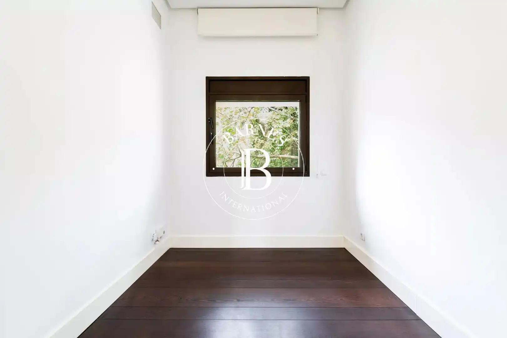 Außenansicht von Wohnung zur Miete in Madrid mit Klimaanlage, Heizung und Privatgarten