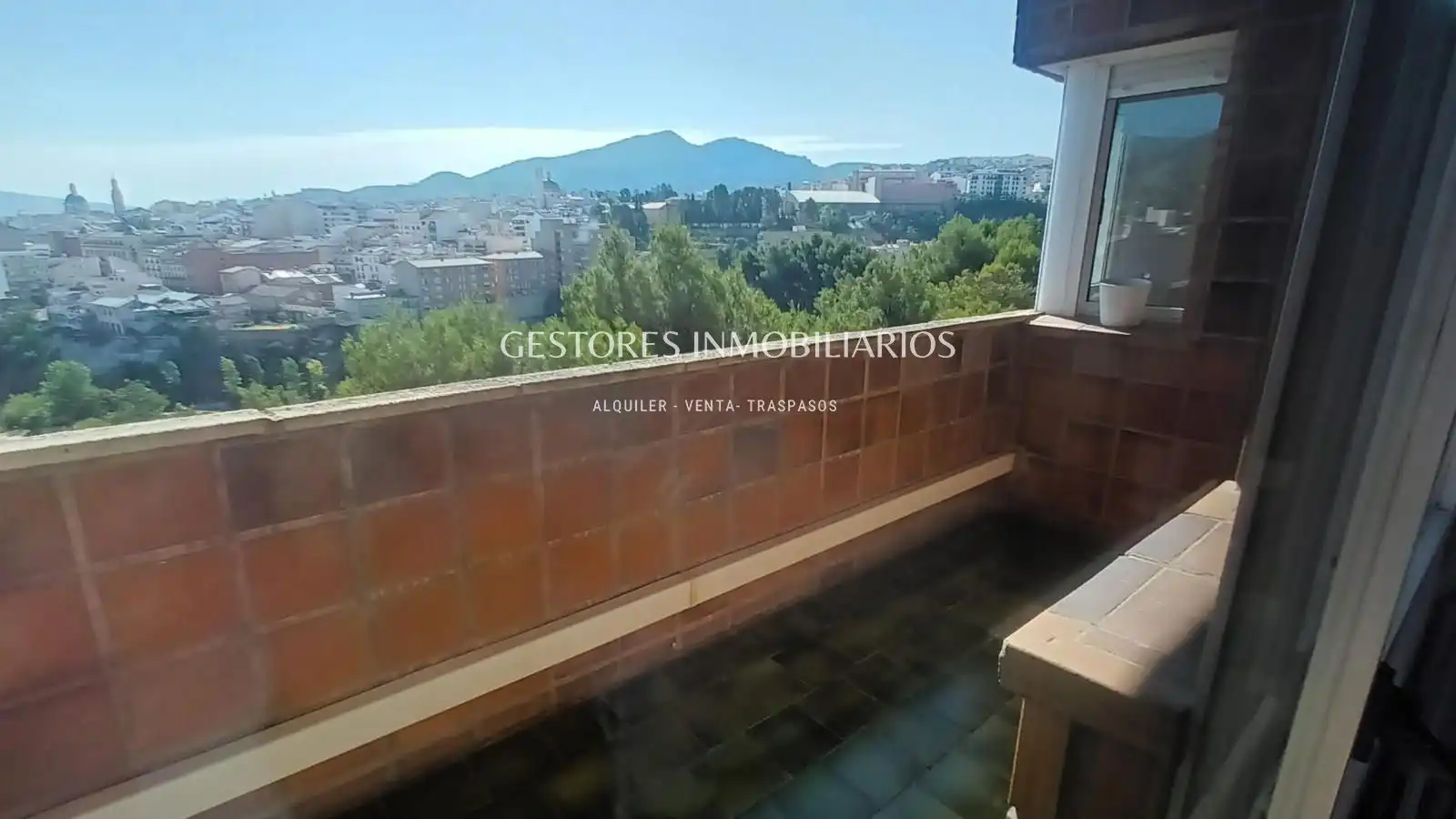 Vista exterior de Dúplex en venta en Alcoy / Alcoi con Calefacción, Terraza y Trastero