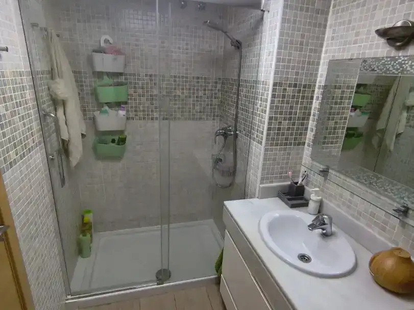 Bany de Pis en venda en  Huelva Capital amb Aire condicionat, Piscina i Balcó