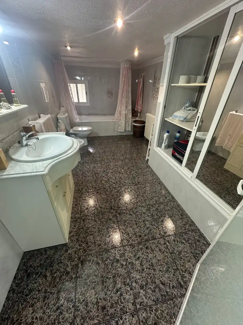 Baño de Casa o chalet en venta en Castellet i la Gornal con Aire acondicionado, Calefacción y Jardín privado