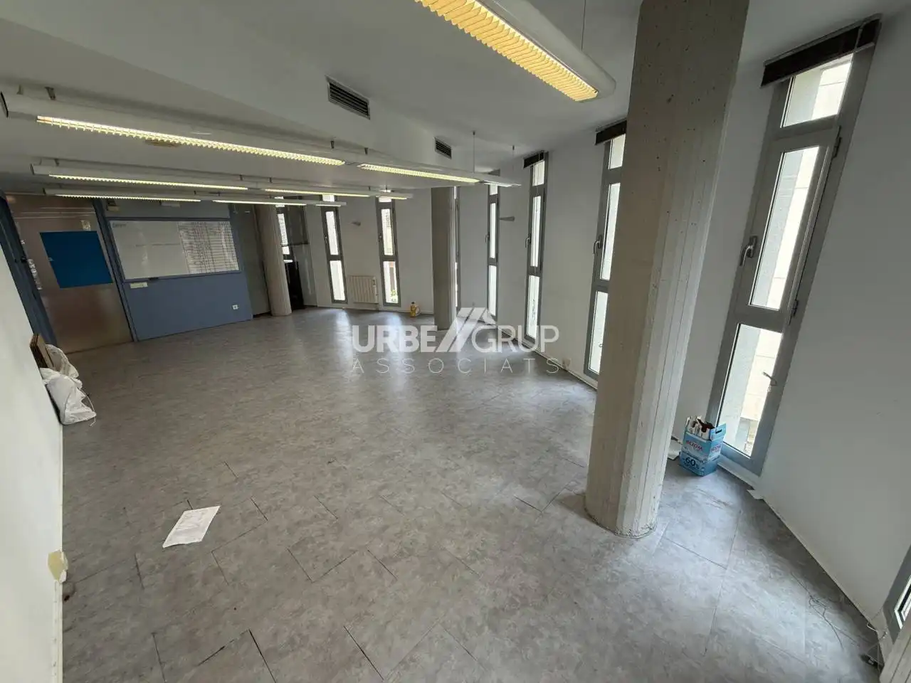 Büro zur Miete in Terrassa mit Heizung