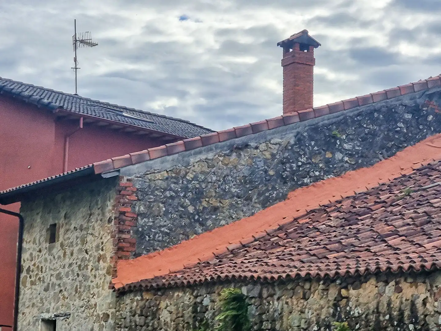 Exterior view of Houses for sale in Castañeda  with Private garden