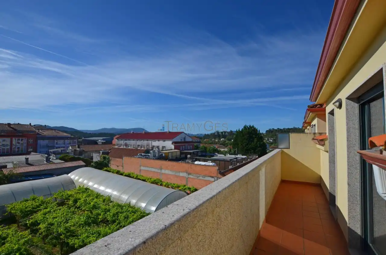 Terraza de Ático en venta en O Rosal   con Calefacción, Terraza y Trastero
