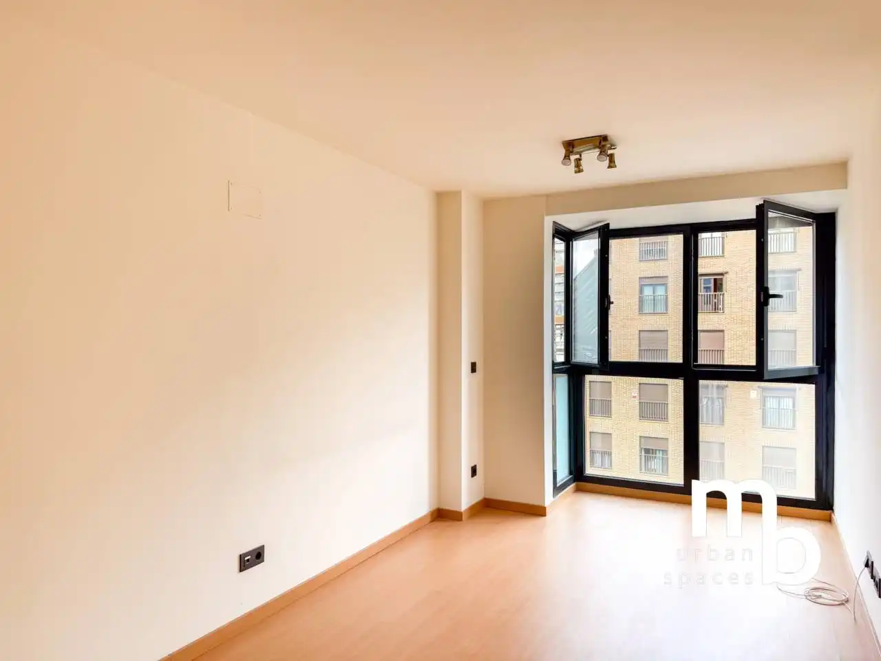 Bedroom of Flat for rent in Madrid  with Air Conditioner, Heating and Swimming Pool