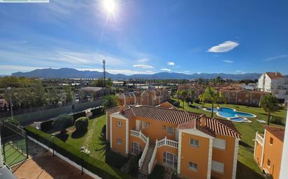 Vista exterior de Àtic en venda en Oliva amb Aire condicionat, Calefacció i Jardí privat