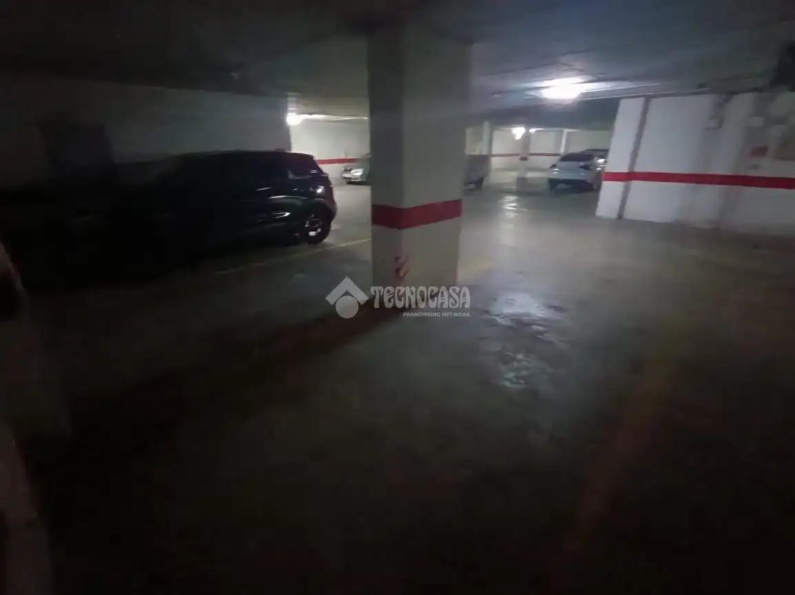 Aparcament amb ascensor en venda a Cerro - Amate, imagen 8
