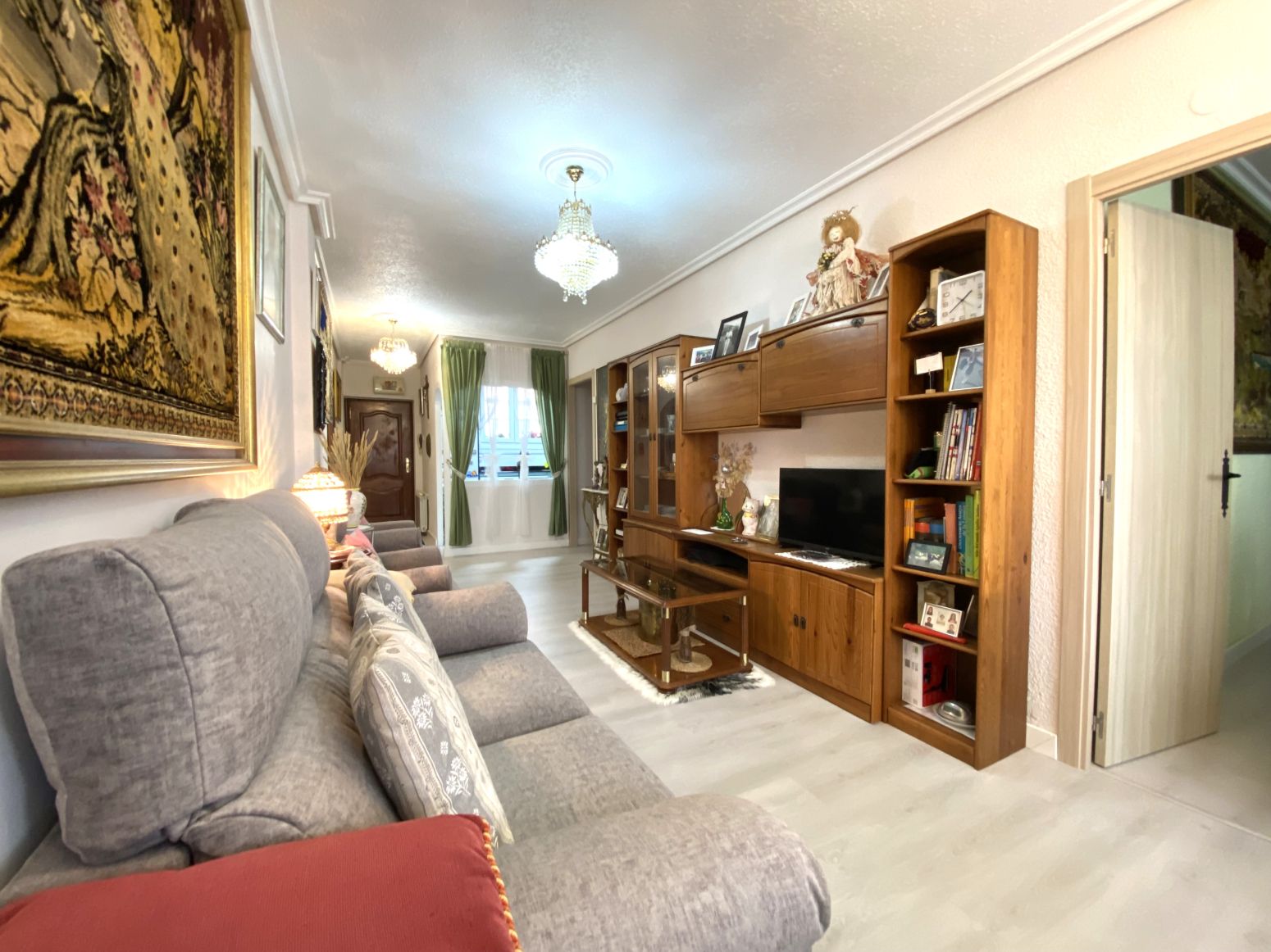 Sala d'estar de Pis en venda en Torrelavega  amb Calefacció