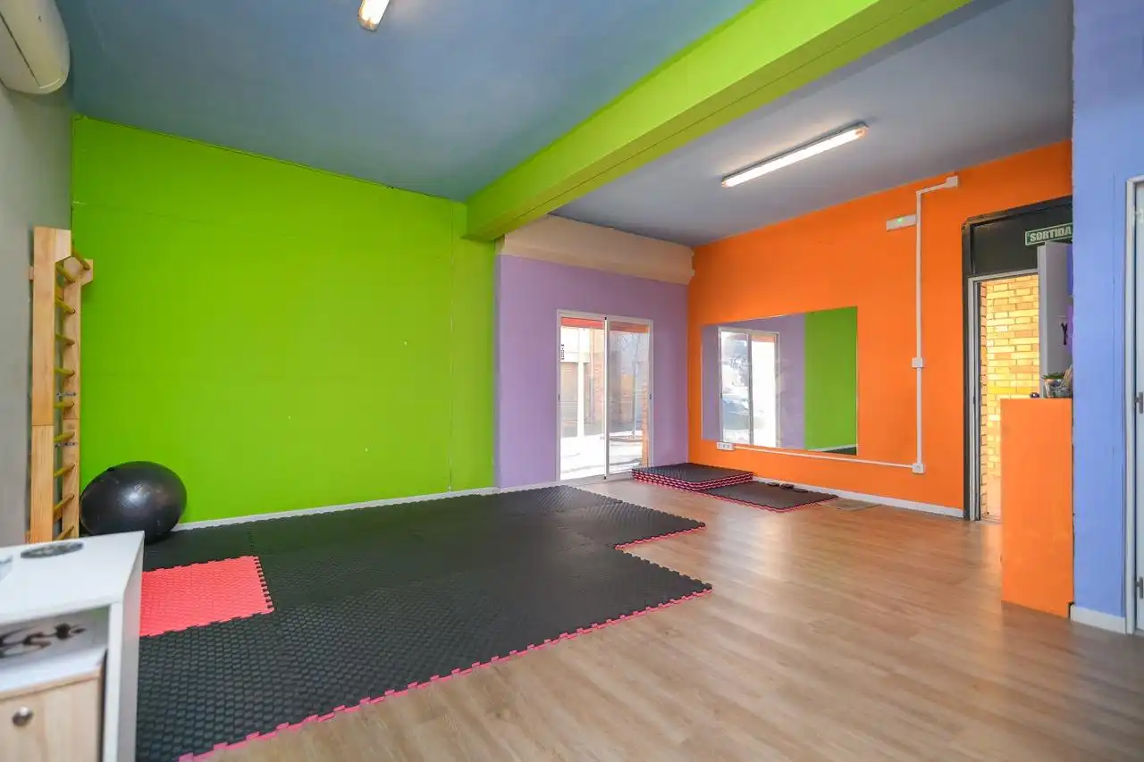 Commercial properties for sale in Manresa
