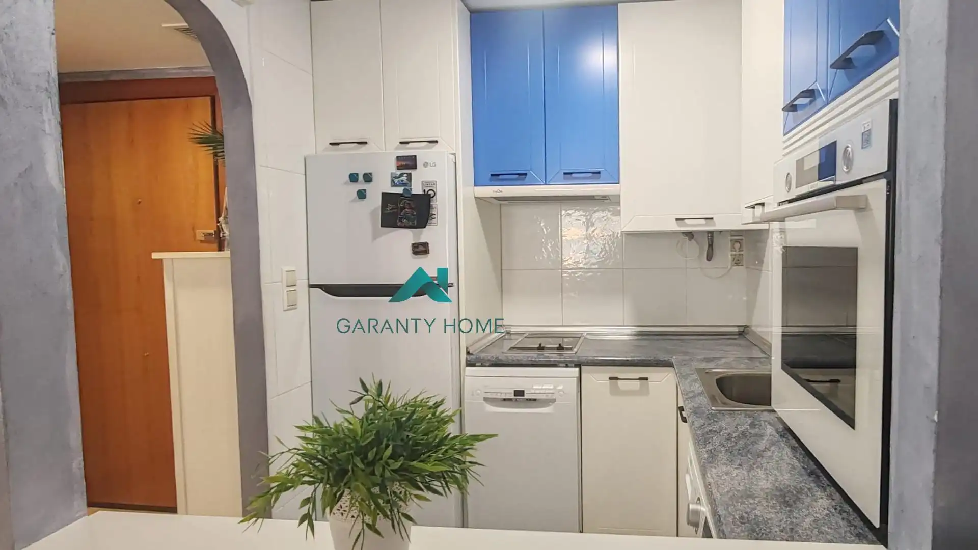 Cocina de Apartamento en venta en La Manga del Mar Menor con Aire acondicionado, Jardín privado y Terraza