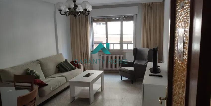 Sala d'estar de Pis de lloguer en Salamanca Capital amb Calefacció i Balcó