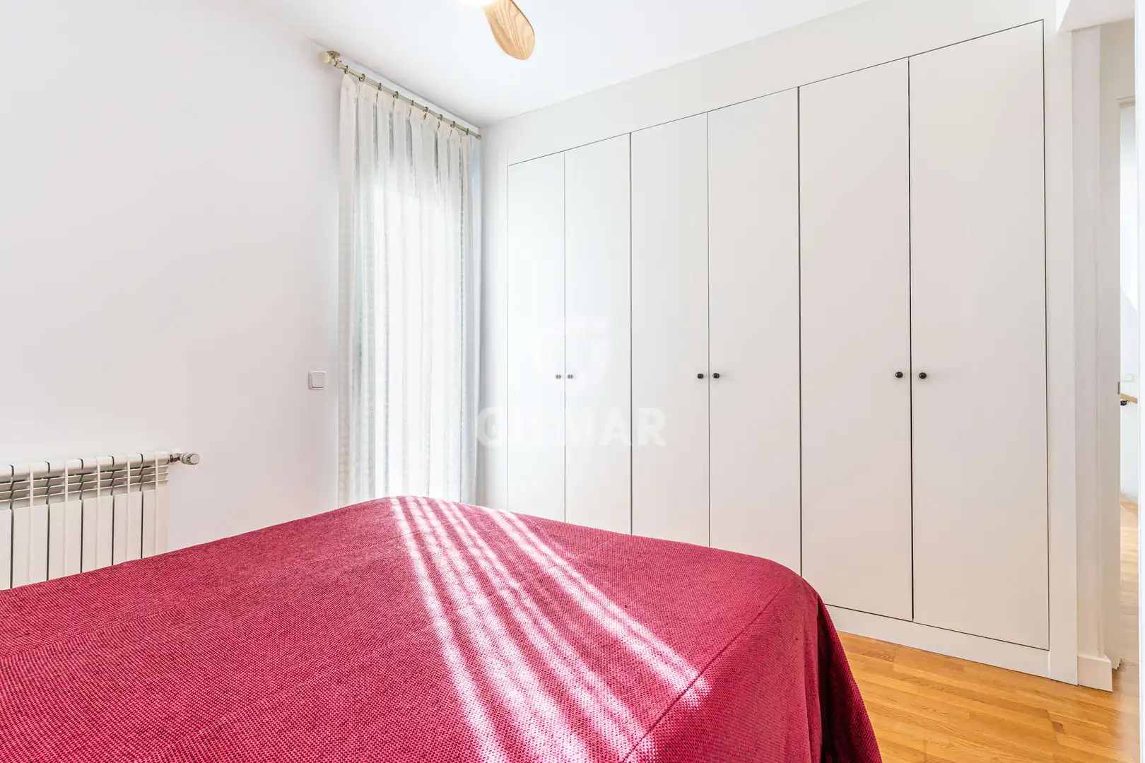 Schlafzimmer von Einfamilien-Reihenhaus zum Verkauf in Leganés mit Heizung, Privatgarten und Schwimmbad