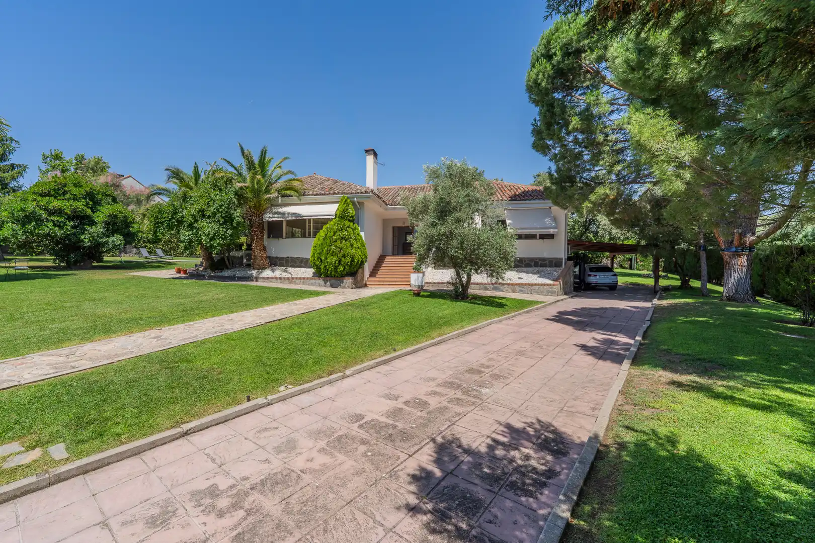 Vista exterior de Casa o chalet en venta en San Agustín del Guadalix con Aire acondicionado, Calefacción y Jardín privado